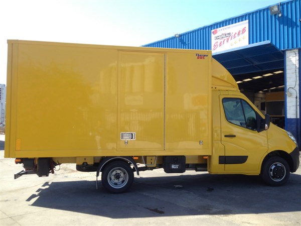 CAMION MOVANO CAJA PAQUETERA (2)