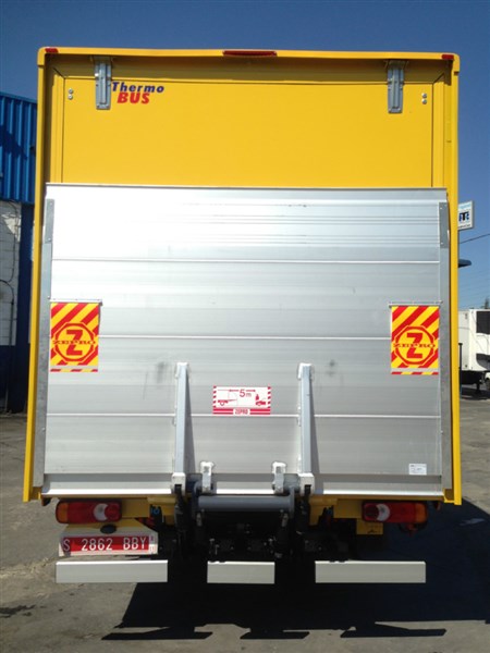 CAMION MOVANO CAJA PAQUETERA (6)