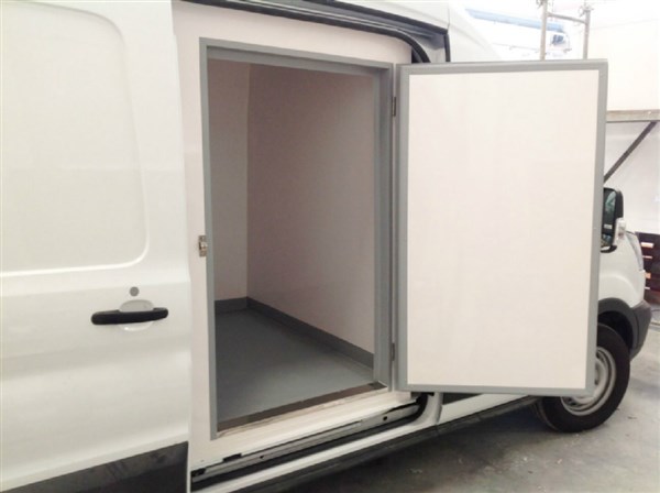 FORD TRANSIT ISOTERMO (1)