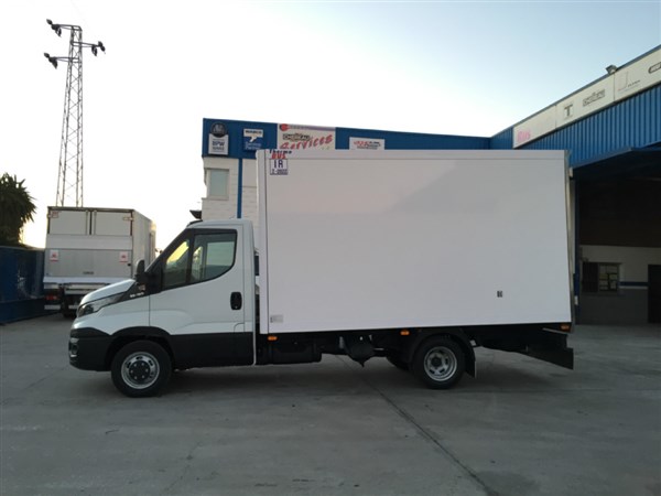 IVECO DAILY CAJON ISOTERMO (1)