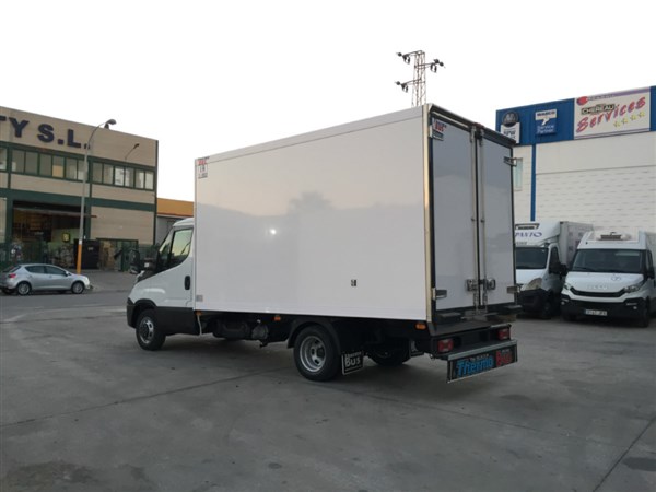 IVECO DAILY CAJON ISOTERMO (2)