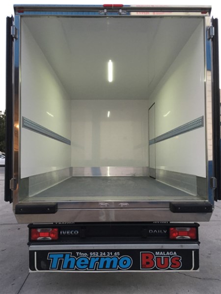 IVECO DAILY CAJON ISOTERMO (15)