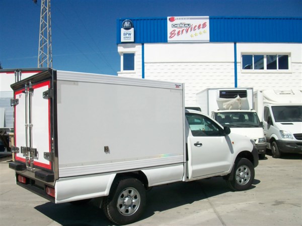 TOYOTA HILUX PICKUP FRIGORIFICO (2)