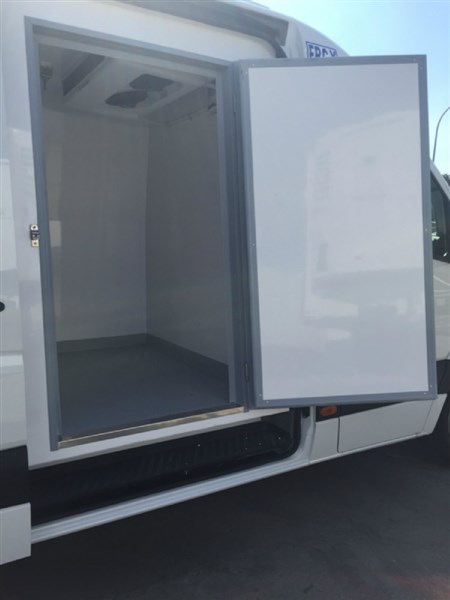 VOLKSWAGEN CRAFTER FRIGORIFICO (2)