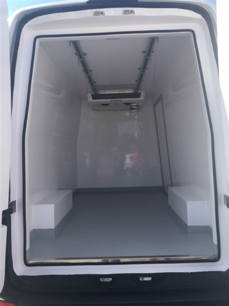 VOLKSWAGEN CRAFTER FRIGORIFICO (4)